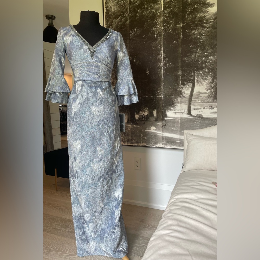 🌟 THEIA Misty Blue Beaded V-Neck Gown – Size 2 – NWT